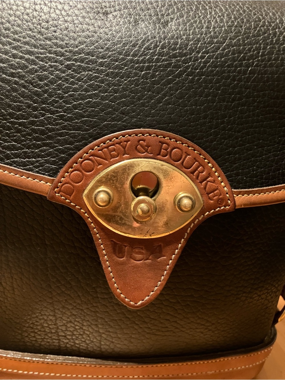 Vintage Dooney and Bourke Large R7 Spectator Crossbody Cavalry Bag - Picture 4 of 16
